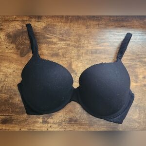 Black Victoria's Secret Body By Victoria push-up bra (EUC) 32DD
